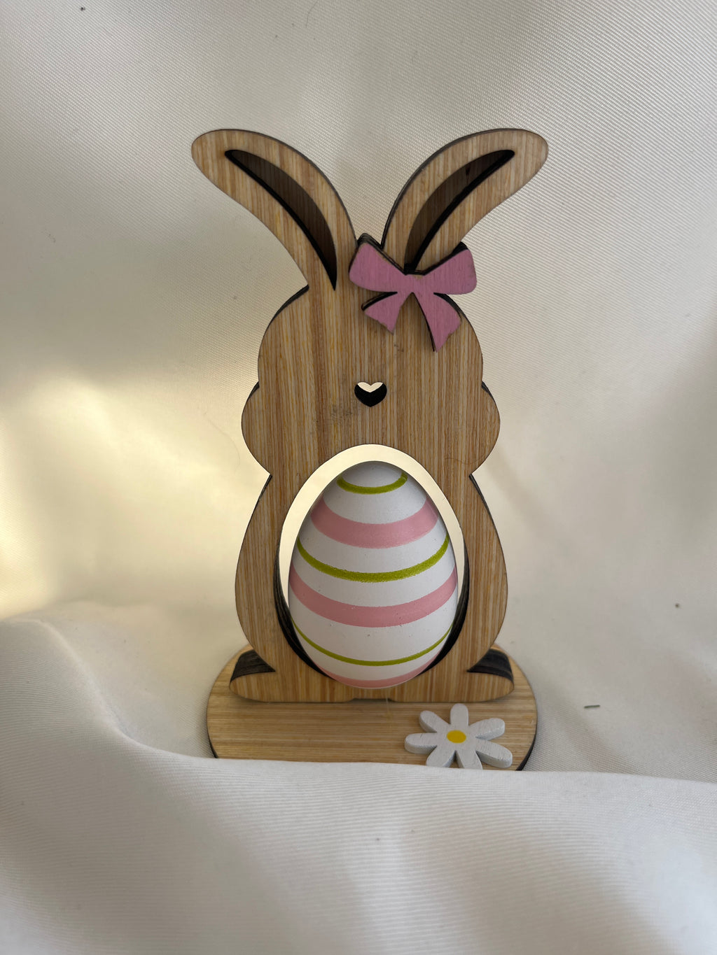 Pâques - lapin avec oeuf