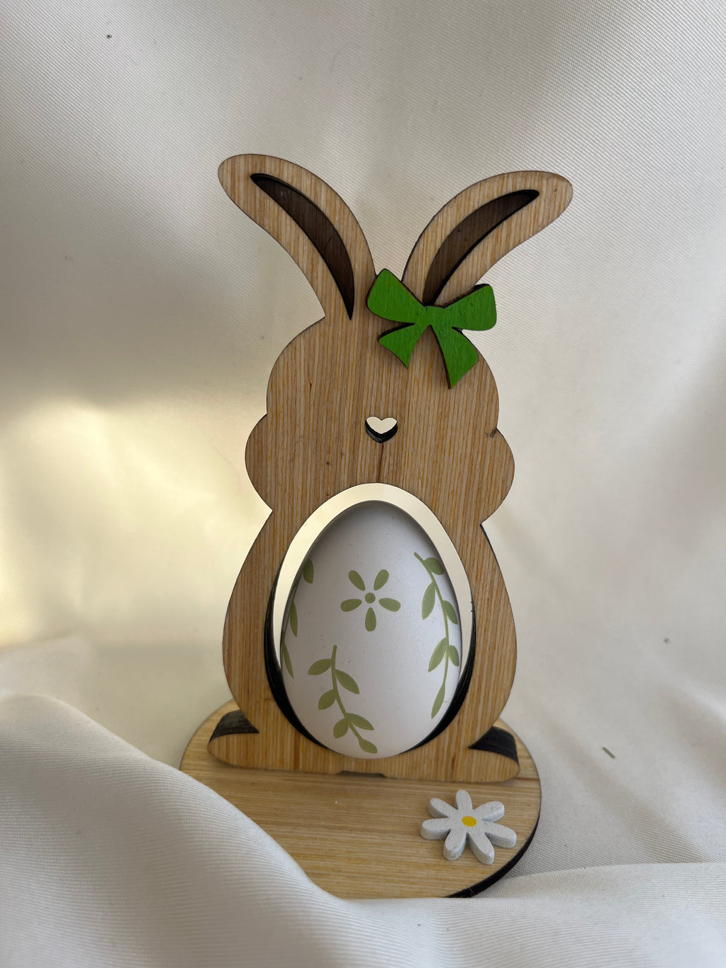 Pâques - lapin avec oeuf