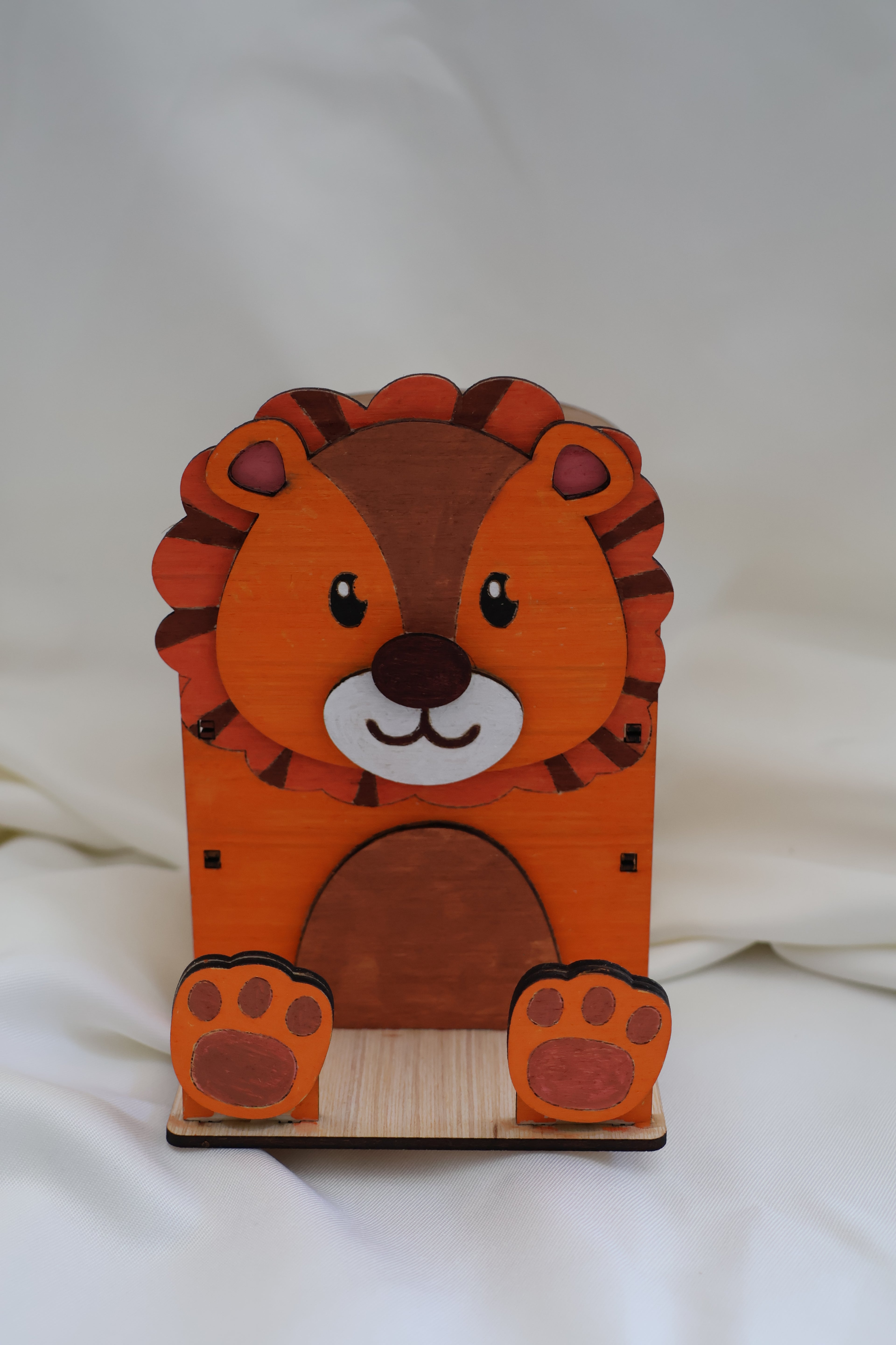 Fournitures - pot à crayons lion