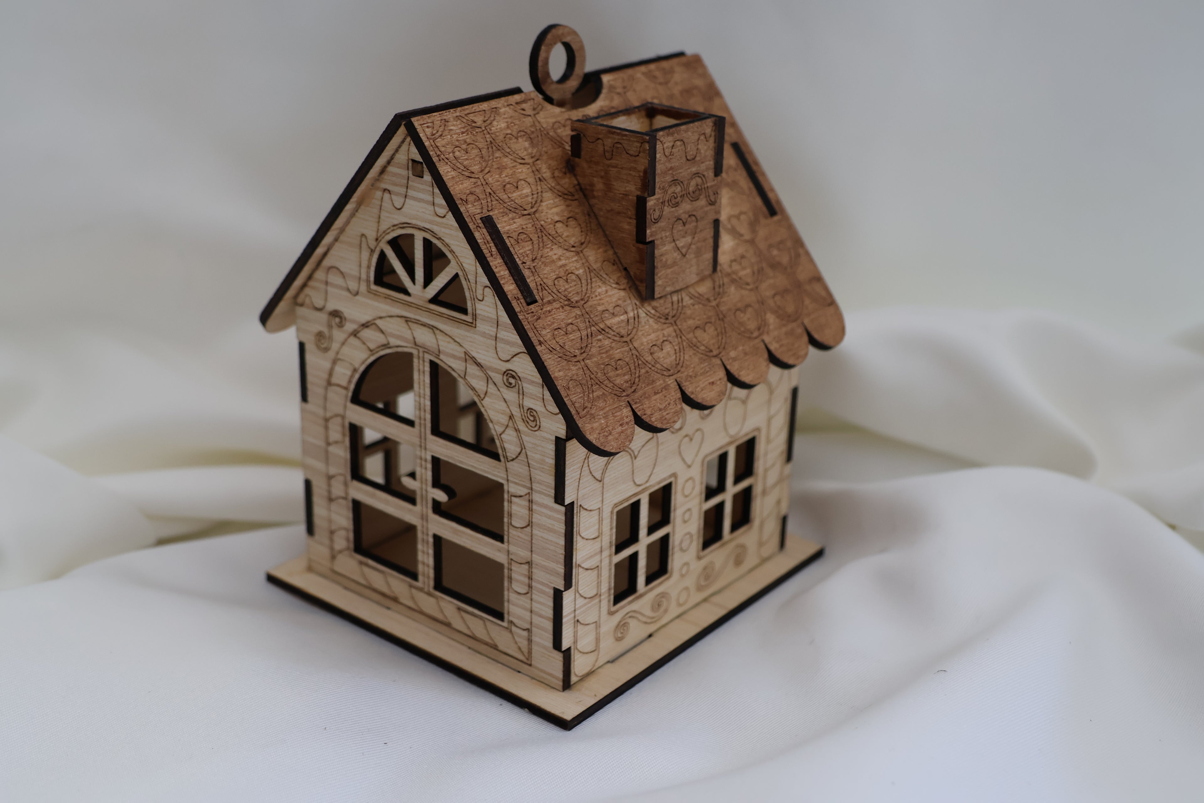 Noël - Maison bois toit coeurs